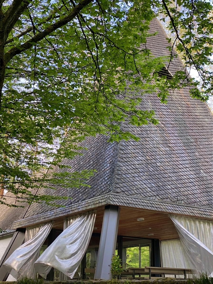 Waldfriedhofskapelle Rhöndorf — Umbau von Tizian Rein, Bild 1